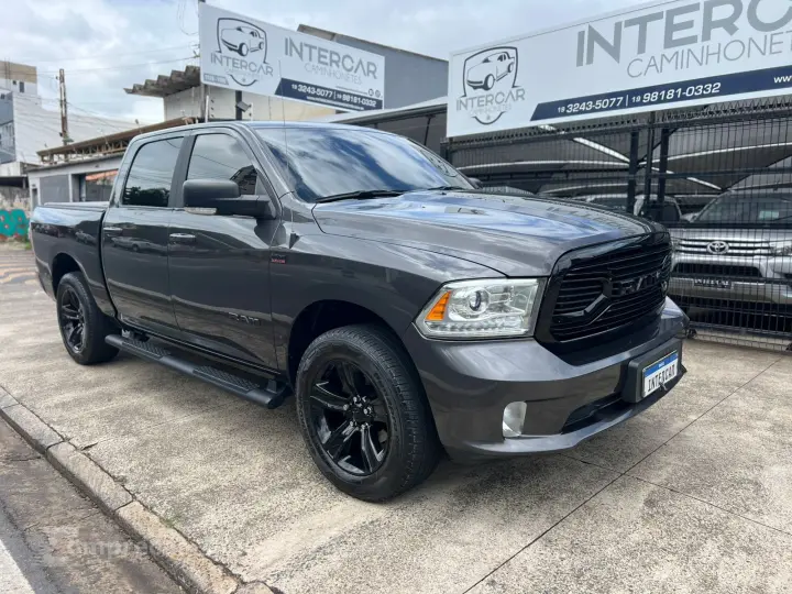 CLASSIC 5.7 V8 Laramie CD 4X4