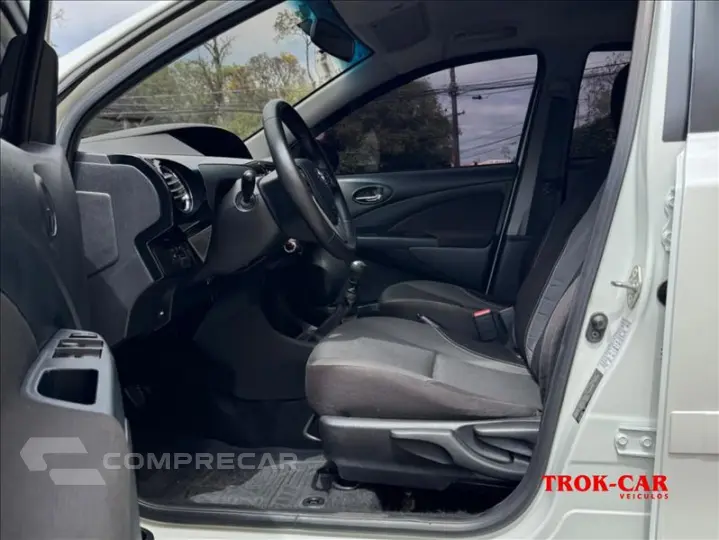 ETIOS 1.5 X Plus Sedan 16V
