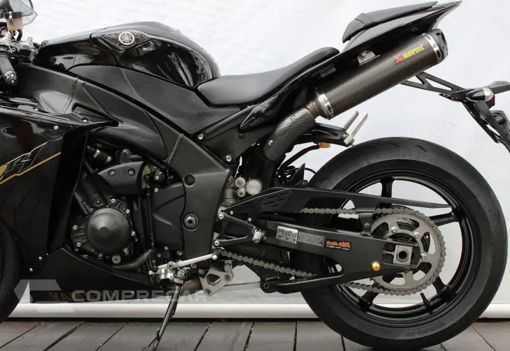 YAMAHA YZF R1