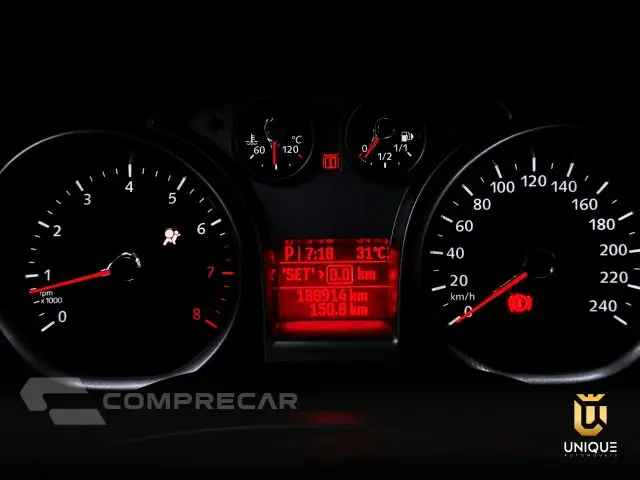 FOCUS HATCH - 2.0 TITANIUM HATCH 16V 4P AUTOMÁTICO