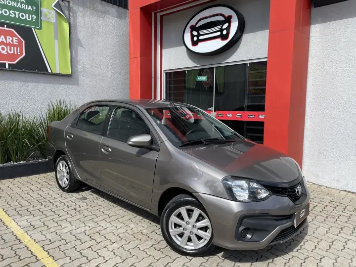 ETIOS 1.5 X PLUS SEDAN 16V FLEX 4P AUTOMÁTICO