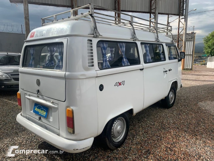 Kombi 1.4 FLEX STD 9 LUGARES