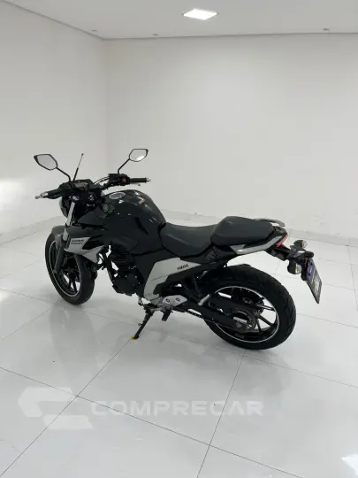FZ25 - FAZER