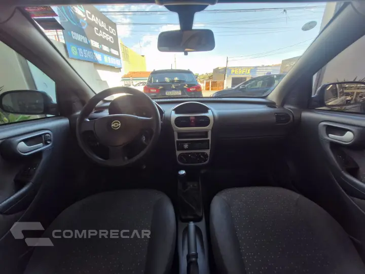 CORSA 1.4 MPFI Premium Sedan 8V
