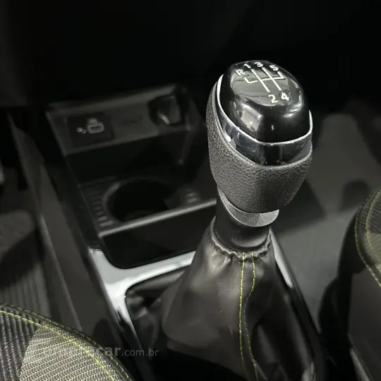 Kwid KWID OUTSIDER 1.0 Flex 12V 5p Mec.