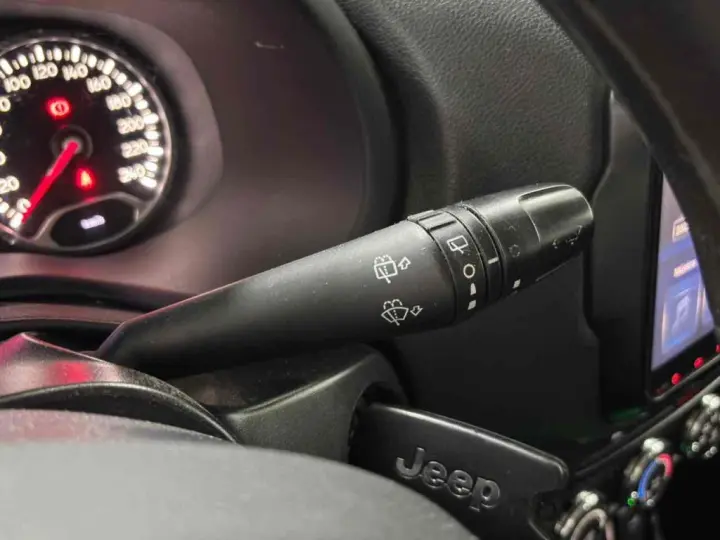 RENEGADE 1.8 16V FLEX 4P AUTOMÁTICO