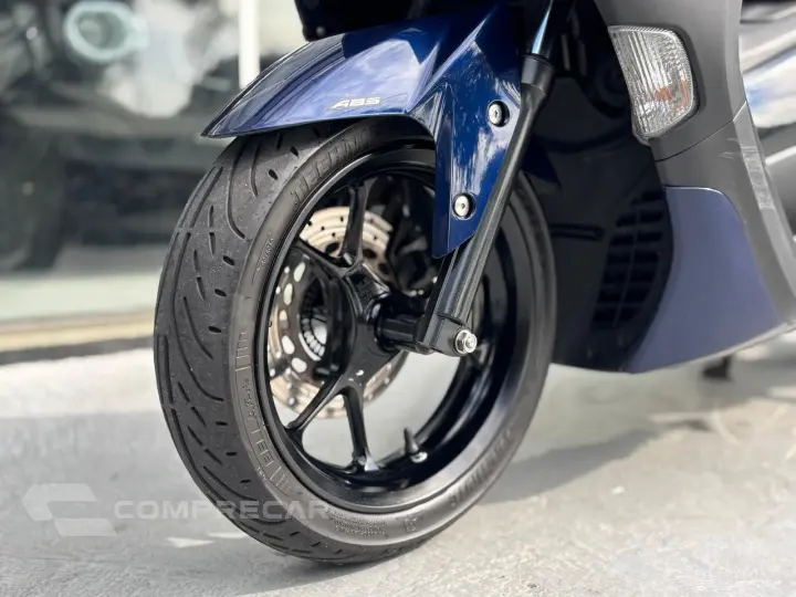 NMAX 160 ABS