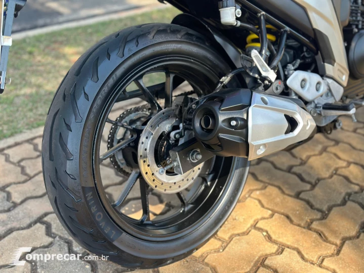 FZ25 FAZER