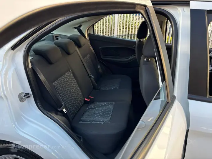 ka sedan Se Plus automático