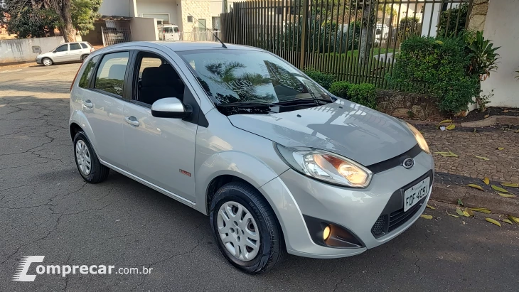 FIESTA 1.6 MPI Class Hatch 8V