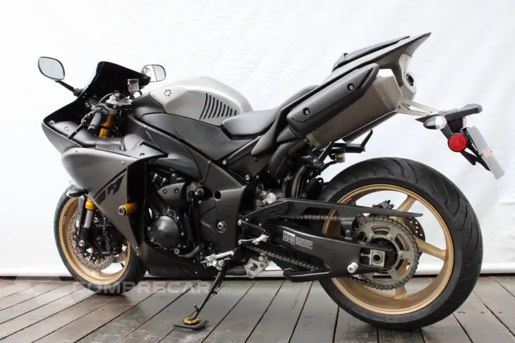 YAMAHA YZF R1