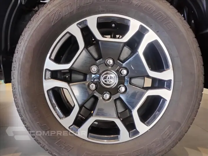 HILUX 2.8 D-4D TURBO DIESEL CD SRX 4X4 AUTOMÁTICO