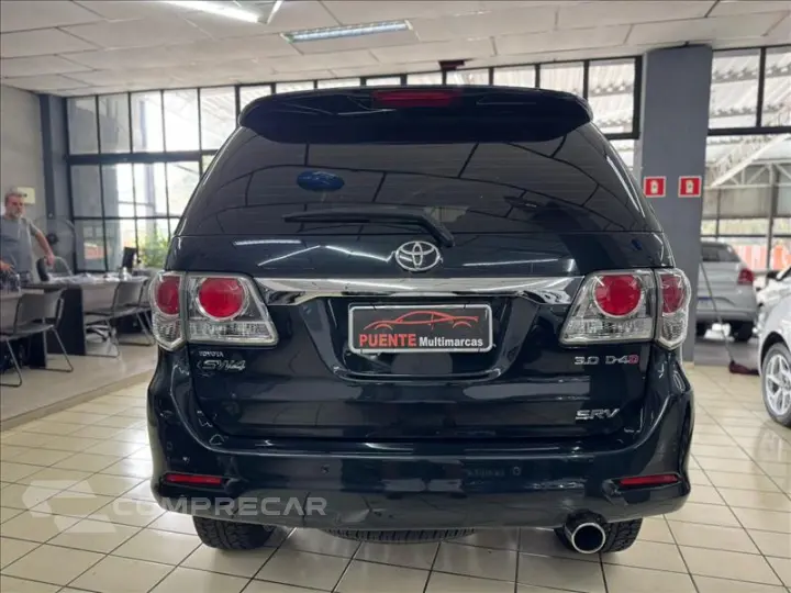 HILUX 3.0 SRV 4X4 CD 7 Lugares 16V Turbo Intercooler