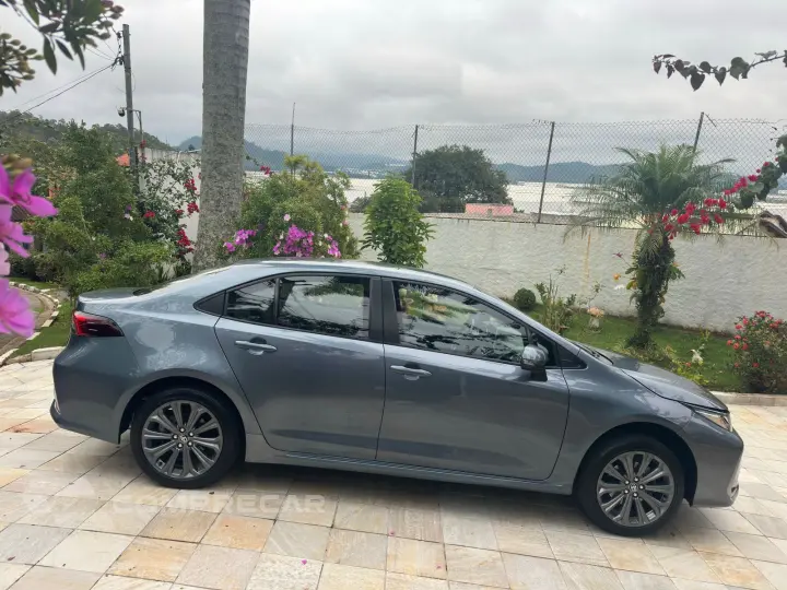 COROLLA 1.8 VVT-I Hybrid Altis