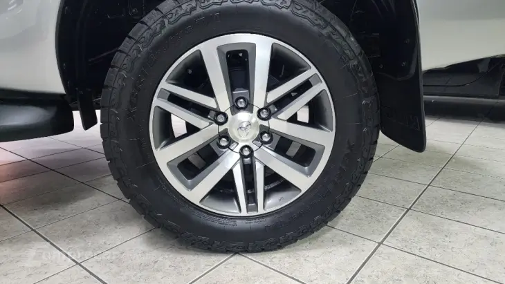 Hilux CD SRV 4x4 2.8 TDI Diesel Aut.