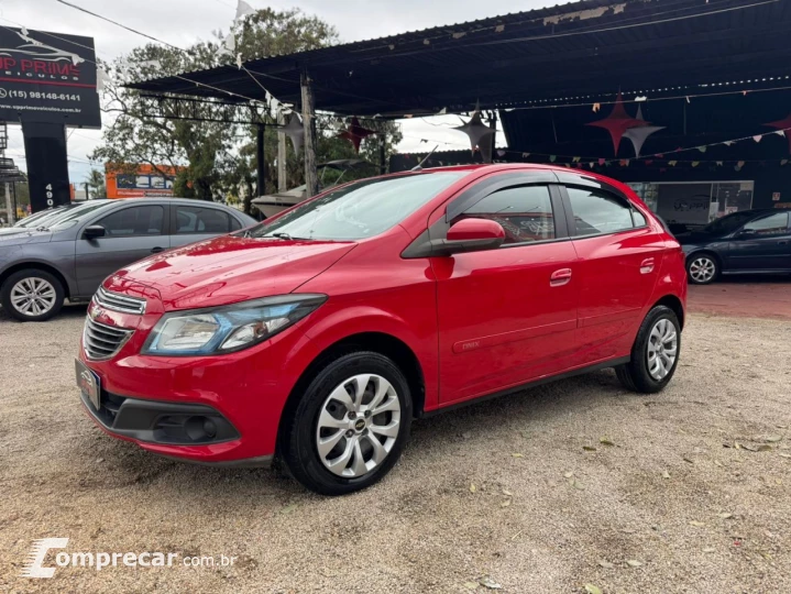 Onix Hatch 1.4 4P FLEX LT AUTOMÁTICO