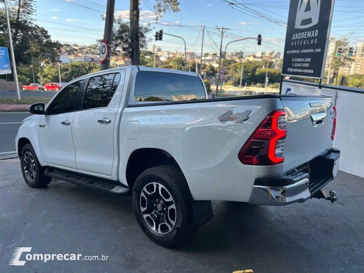 Hilux 2.8 D-4D Turbo Diesel Cd Srx 4X4 Automático