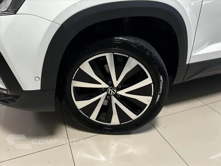 TAOS 1.4 250 TSI TOTAL FLEX HIGHLINE AUTOMÁTICO