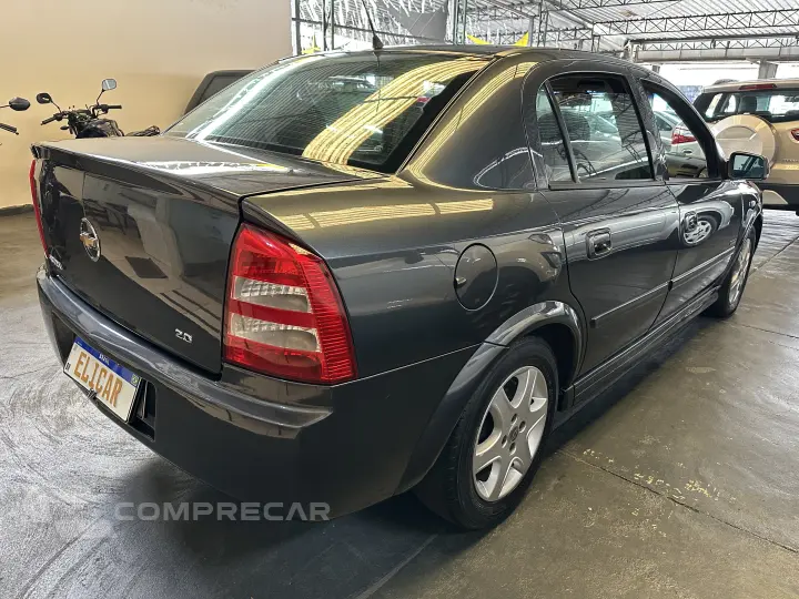 ASTRA 2.0 MPFI Advantage Sedan 8V