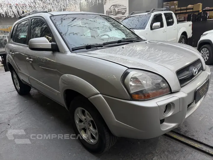 TUCSON 2.0 MPFI GL 16V 142CV 2WD GASOLINA 4P AUTOMÁTICO