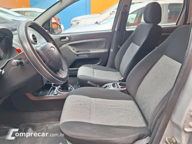 FIESTA SEDAN - 1.6 ROCAM SEDAN 8V 4P MANUAL