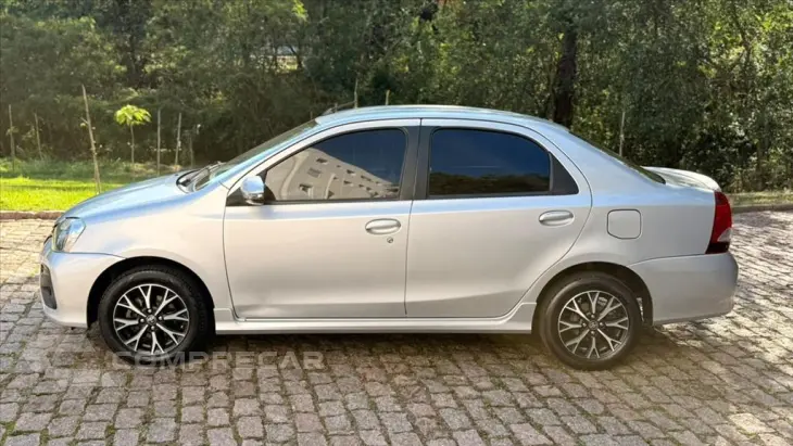 ETIOS 1.5 PLATINUM SEDAN 16V FLEX 4P AUTOMÁTICO