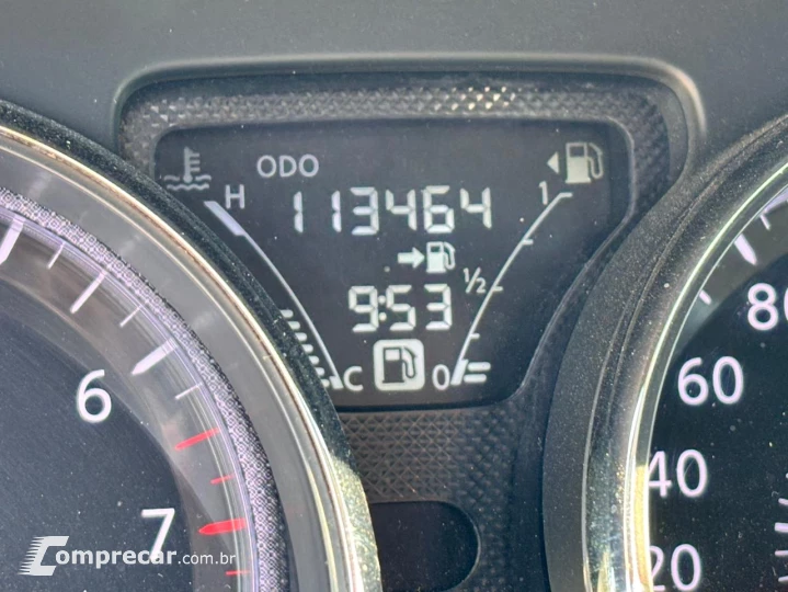 Versa 1.6 16V SL FlexStart (Flex)