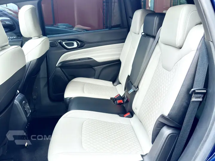 COMMANDER 1.3 T270 TURBO FLEX OVERLAND AT6