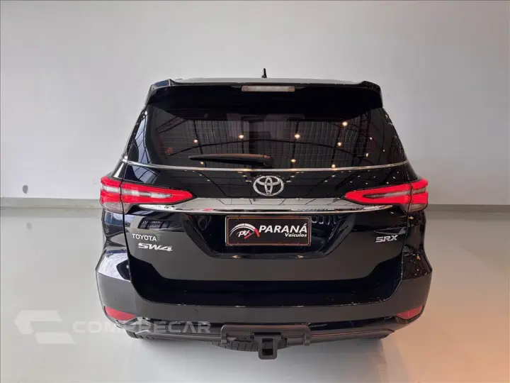 HILUX SW4 2.8 D-4D TURBO DIESEL SRX 7L 4X4 AUTOMÁ