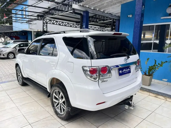 Hilux SW4 SRV D4-D 4x4 3.0 TDI Dies. Aut