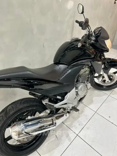 CB 300