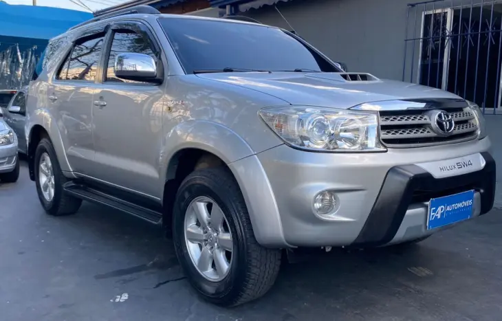Hilux SW4 3.0 16V 4P SRV 4X4 7 LUGARES TURBO DIESEL AUTOMÁTI