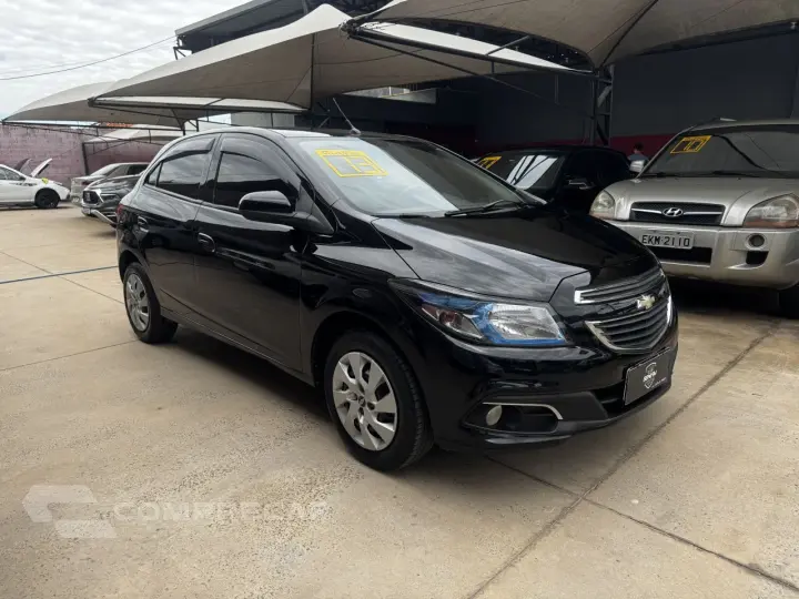 Onix Hatch 1.4 4P FLEX LT