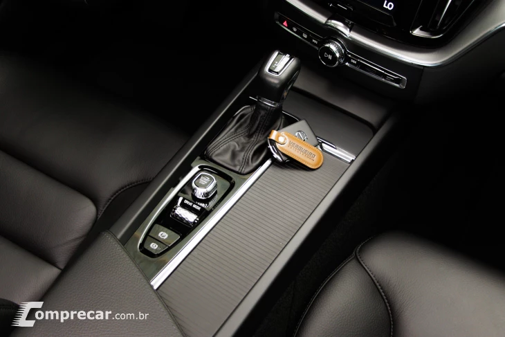 XC60 2.0 D5 Momentum AWD Geartronic