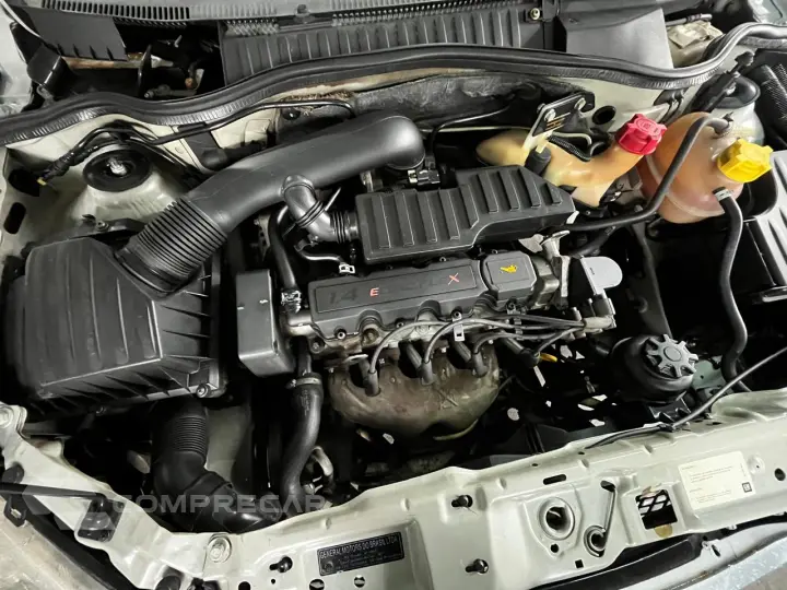 CORSA 1.4 MPFI Premium Sedan 8V