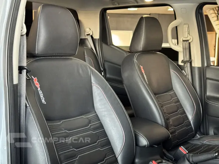 Frontier 2.3 16V PRO4X CABINE DUPLA 4X4 BI-TURBO DIESEL AUTO