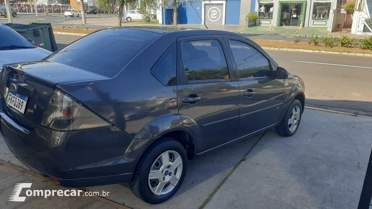 FIESTA 1.6 MPI Sedan 8V