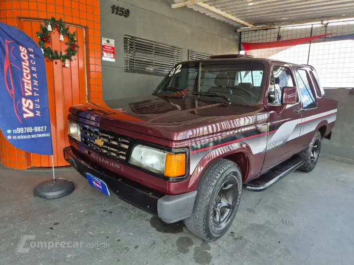 D20 4.0 Custom 4X2 CD 8V Turbo