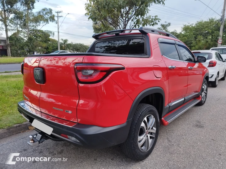 TORO 2.0 16V Turbo Freedom 4WD AT9