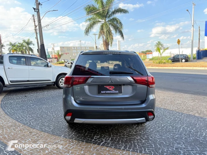 OUTLANDER 2.0 16V GASOLINA 4P AUTOMÁTICO