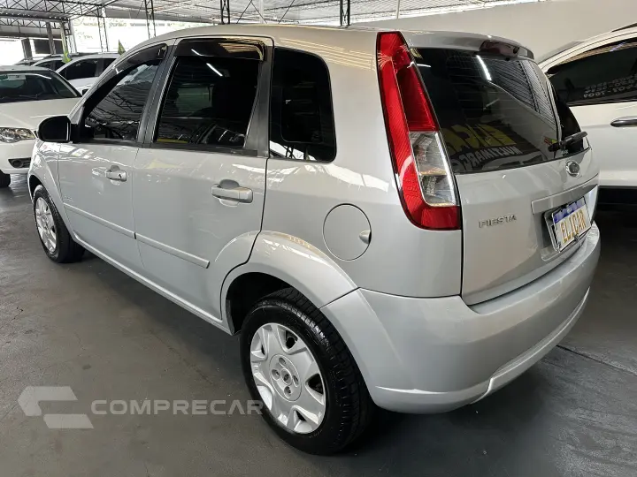 FIESTA 1.6 MPI Class Hatch 8V