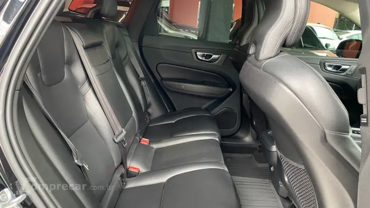 VOLVO XC60 2.0 D5 MOMENTUM AWD