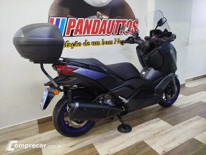 XMax 250 Connected