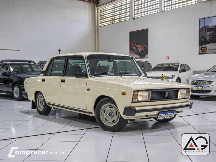 LAIKA 1.6 Sedan 8V