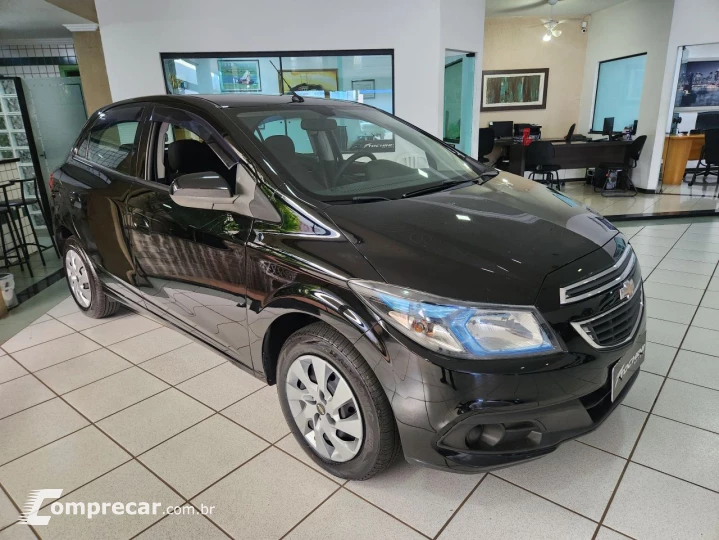 Onix Hatch 1.4 4P FLEX LT