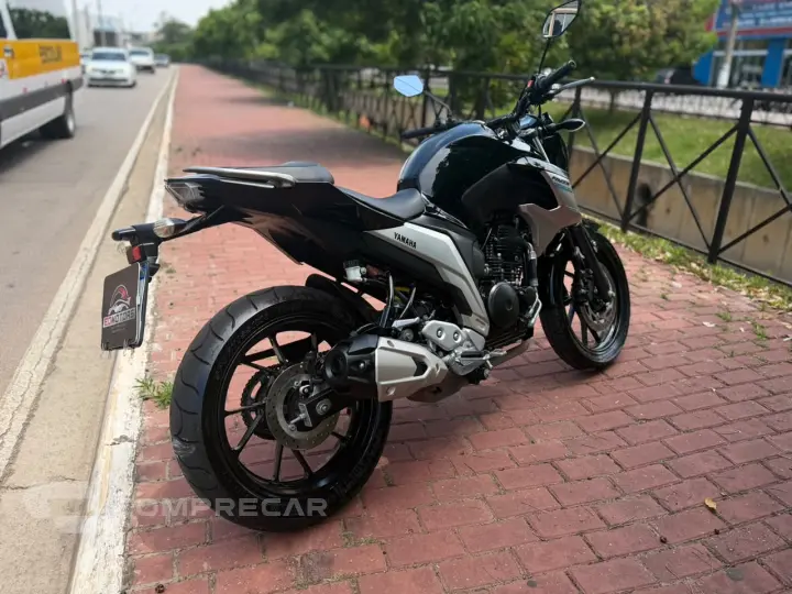 FZ25 FAZER