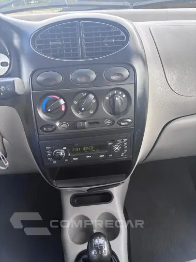QQ 1.1 MPFI 16V