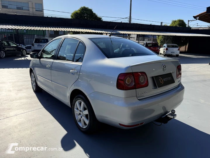 POLO SEDAN 2.0 MI Comfortline 8V