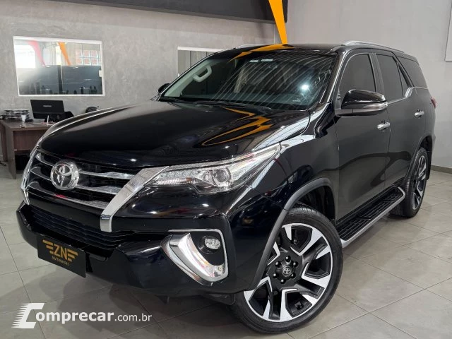 HILUX SW4 - 2.8 D-4D TURBO SRX 7L 4X4 AUTOMÁTICO