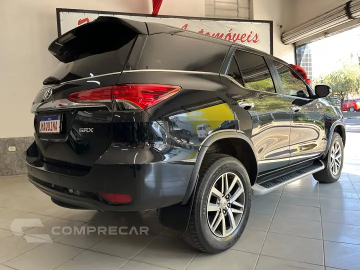 HILUX SW4 2.8 D-4d Turbo SRX 4X4